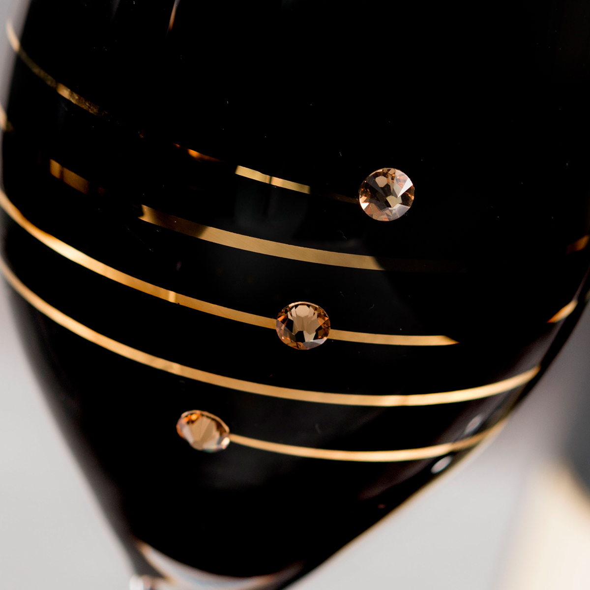 Engraved Nero Swarovski Elements Diamante Champagne Flutes