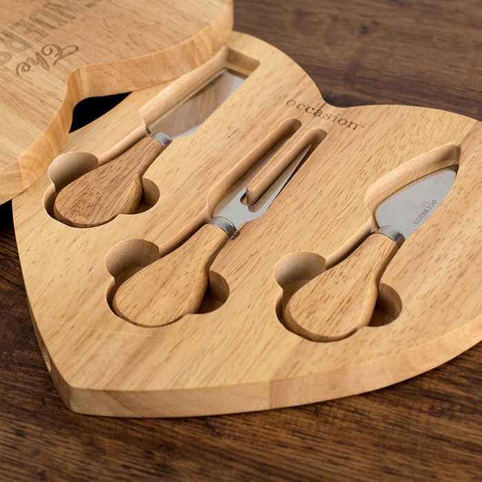Personalised Heart Shaped Wooden Cheeseboard Set - The Family