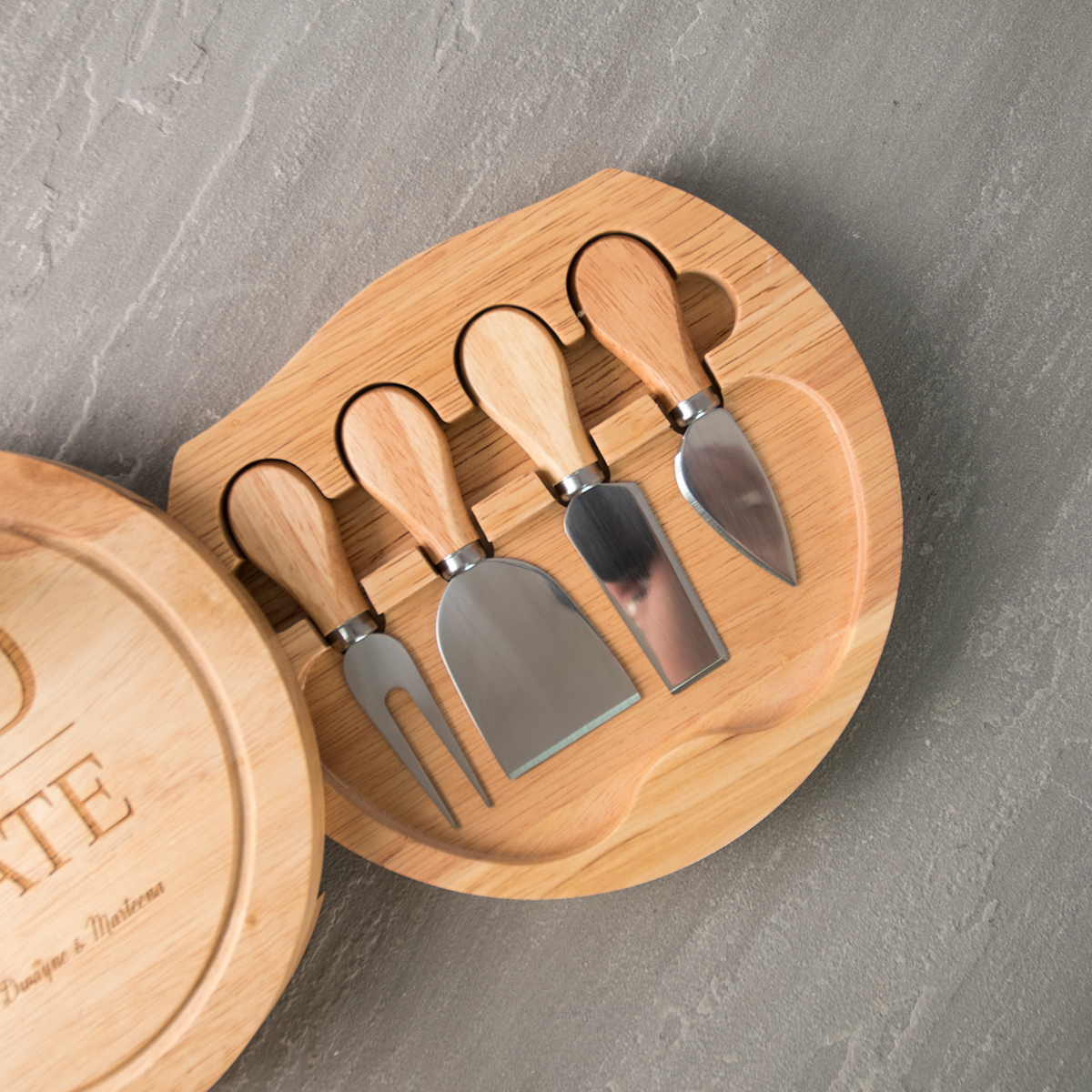 Personalised Wooden Cheeseboard Set - Dad You're Grate