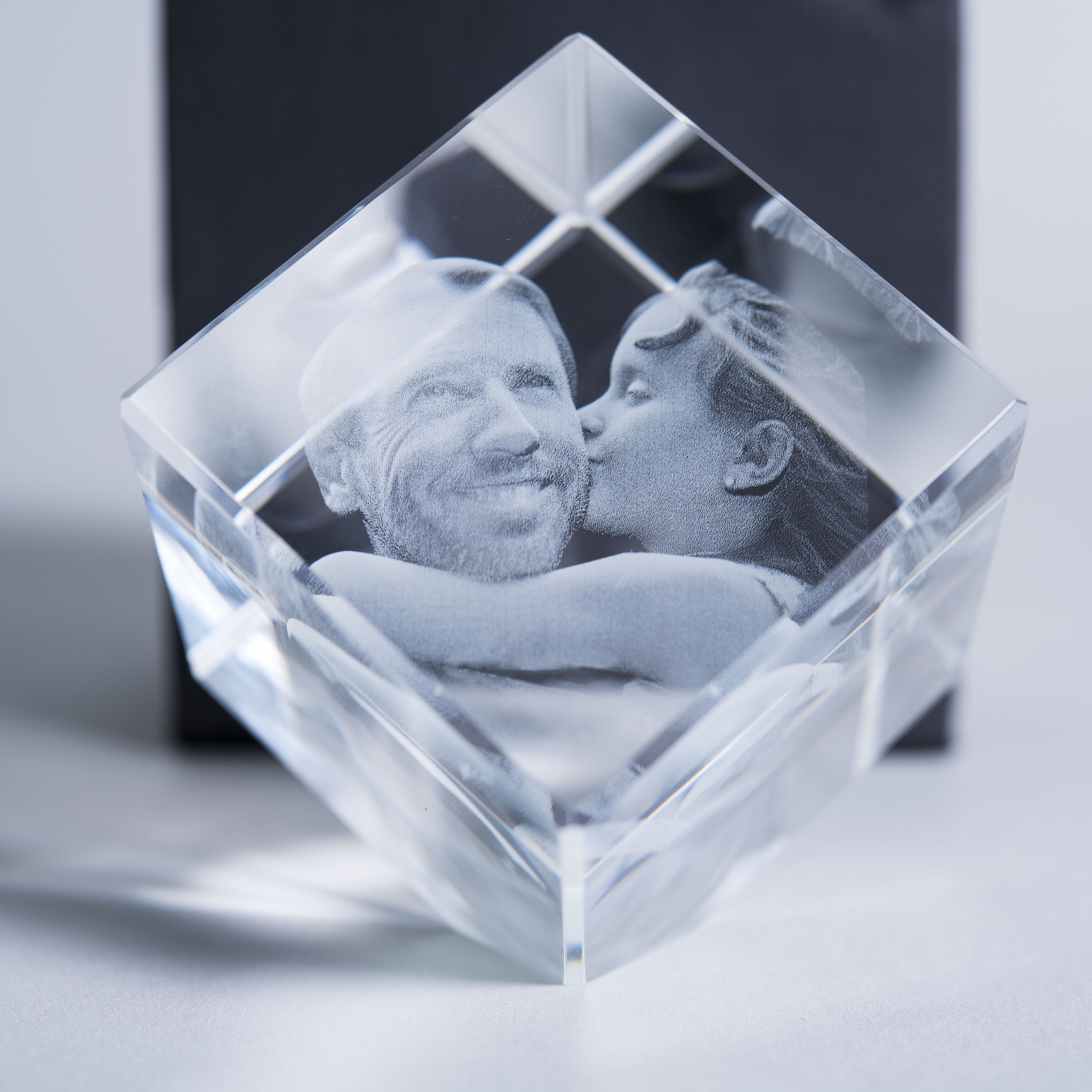 Photo Upload 3D Glass Diamond Ornament