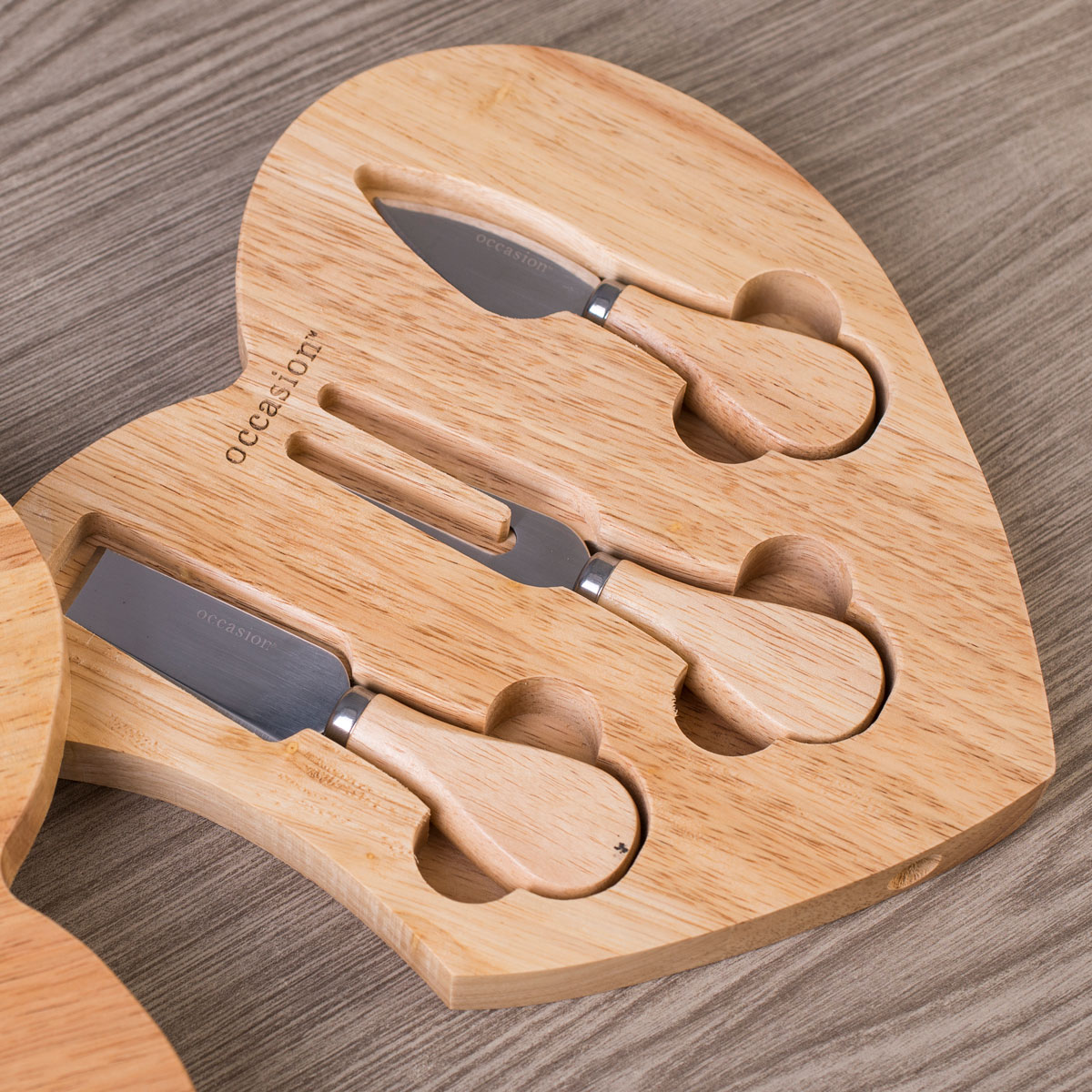 Personalised Heart-Shaped Wooden Cheeseboard - Love Story Couple