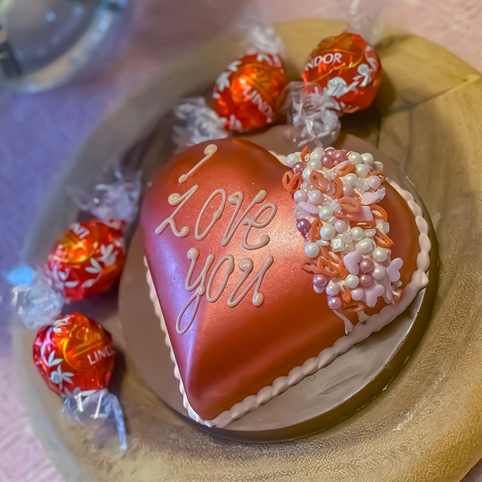 Personalised Mini Red Lustre Smash Heart - Milk Chocolate